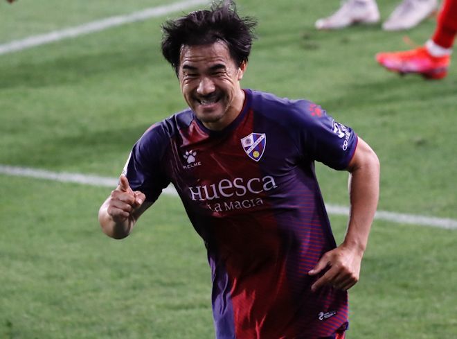 ウエスカが劇的なラ・リーガ２部初制覇を決める！“優勝請負人”岡崎慎司も途中出場で貢献