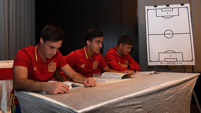 最強スペインはここが違う！ U-17W杯期間中も選手たちは「文武両道」を貫く