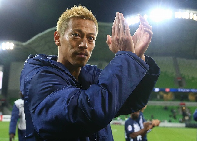 「最高にクールだ！」古巣VVVに“帰還”の本田圭佑に地元がフィーバー！ スタッフ＆ファンが歓迎！