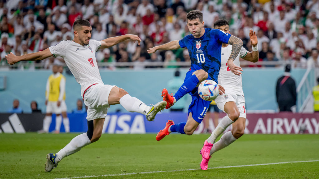 引き分け狙いのイランをプリシッチのゴールで葬り、アメリカが決勝トーナメント進出【FIFA ワールドカップ 2022 グループBハイライト】