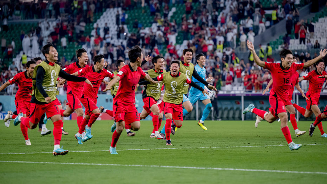 韓国に後半終了間際に劇的ゴールでポルトガルに勝利！３大会ぶりに決勝T進出【FIFA ワールドカップ 2022 グループH ハイライト】