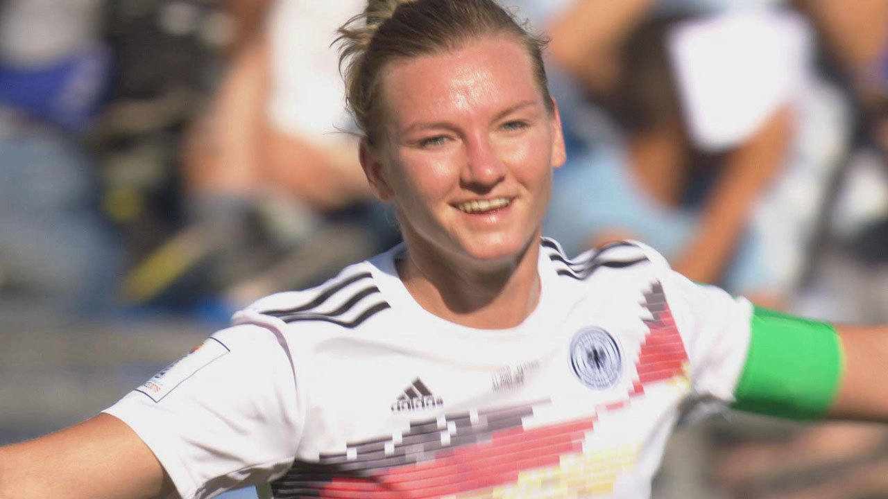 ドイツが南アフリカに4-0完封勝利！GL3連勝で首位通過を決める【FIFA 女子ワールドカップ - グループB第3節 ハイライト動画】