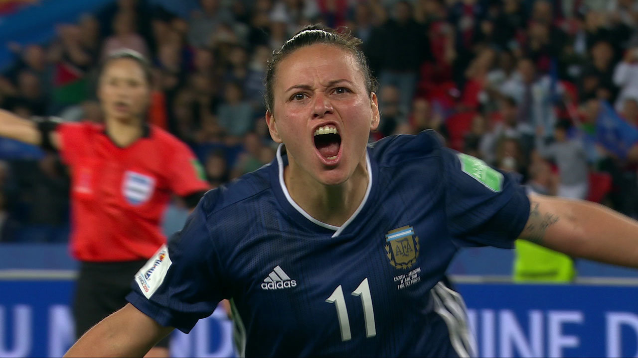 3点ビハインドからアルゼンチンが追いつき執念のドロー！スコットランドは無念のGL敗退【FIFA 女子ワールドカップ - グループD第3節 ハイライト動画】