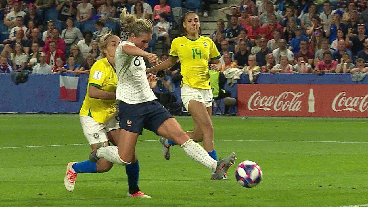 開催国フランス、延長戦の末にブラジルに競り勝ち3大会連続のベスト8【FIFA 女子ワールドカップ - ラウンド16 ハイライト動画】